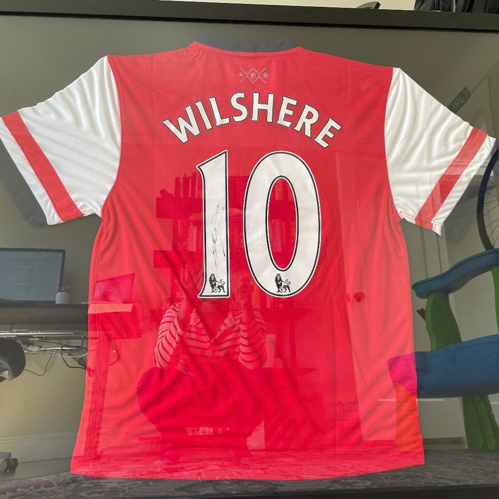 Signed Jack Wilshere Arsenal jersey